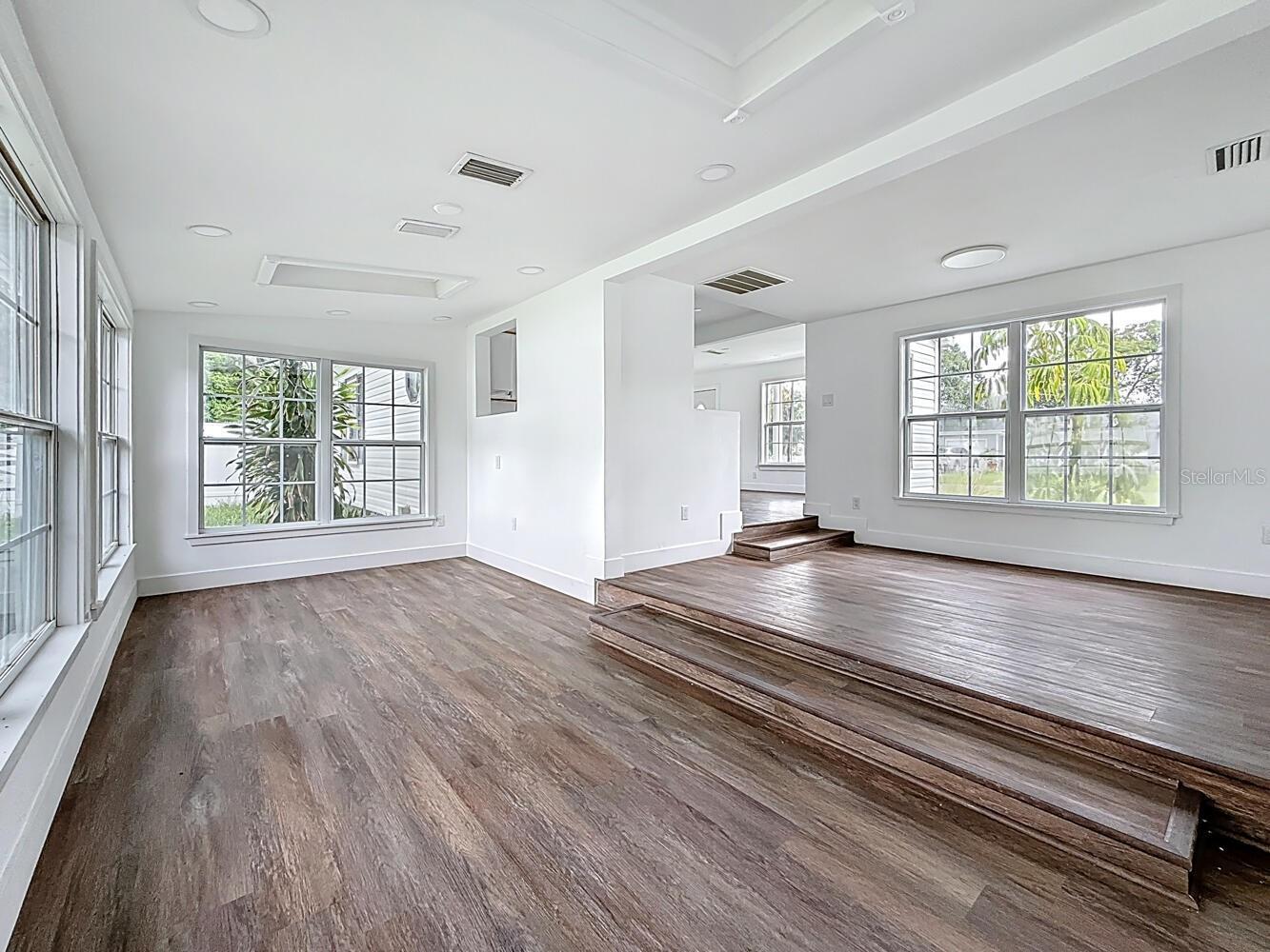 Image 18 of 46 For 2122 52nd Avenue N