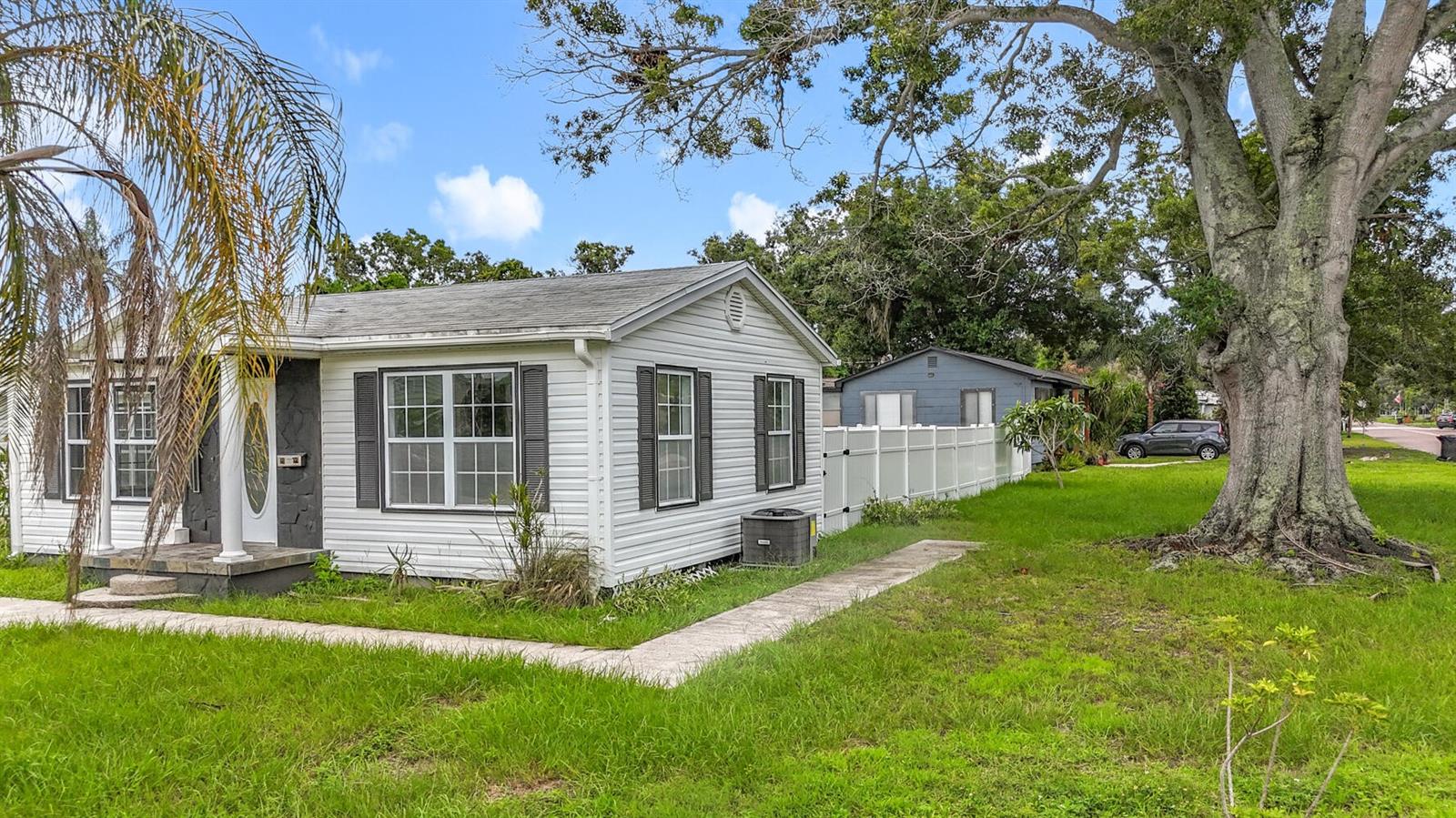 Image 2 of 46 For 2122 52nd Avenue N