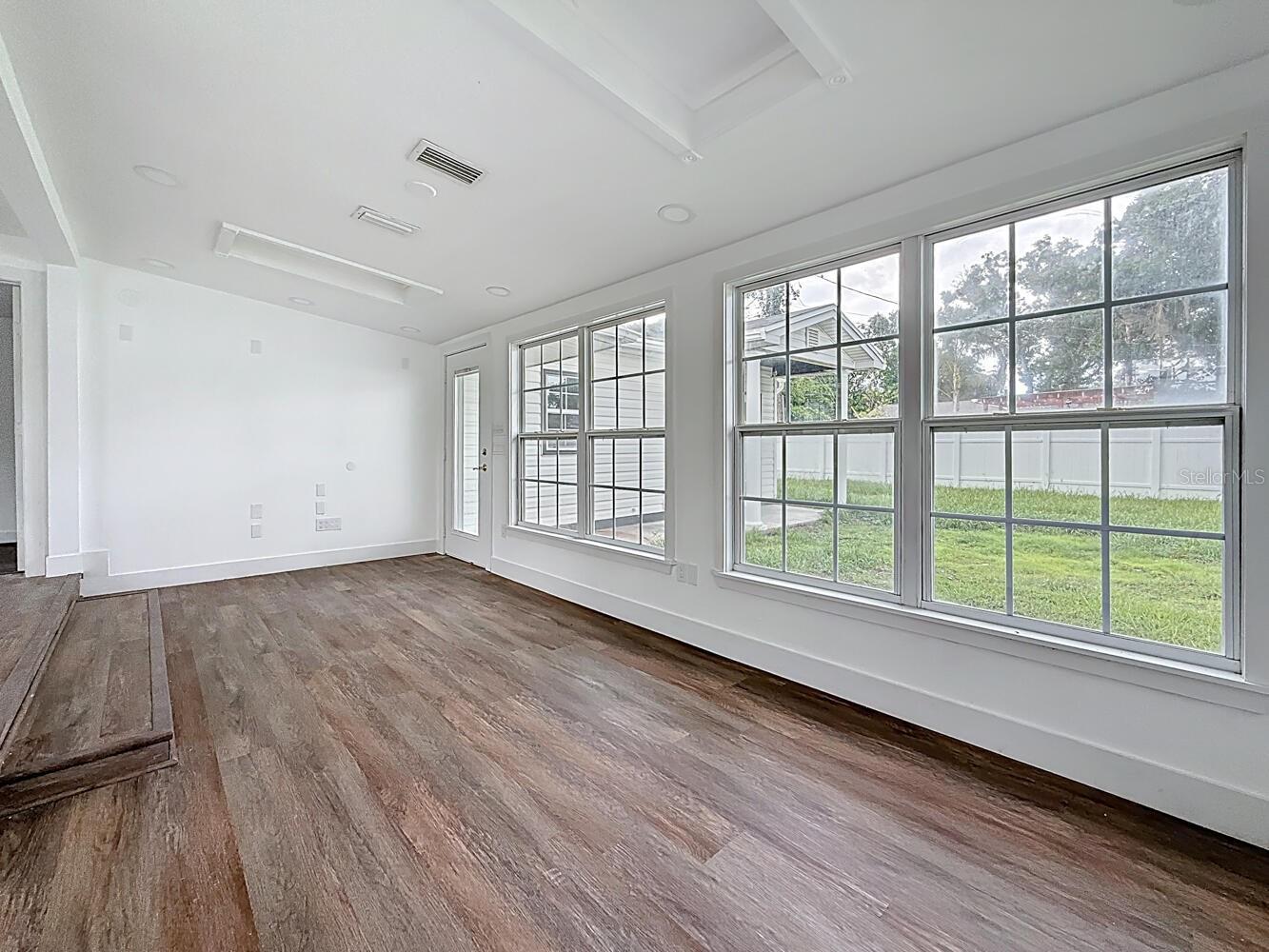 Image 20 of 46 For 2122 52nd Avenue N