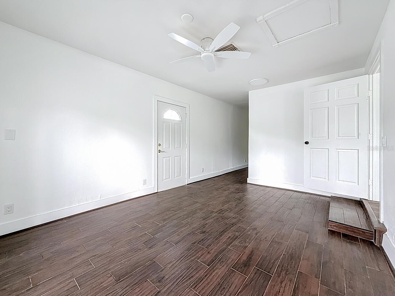Image 21 of 46 For 2122 52nd Avenue N