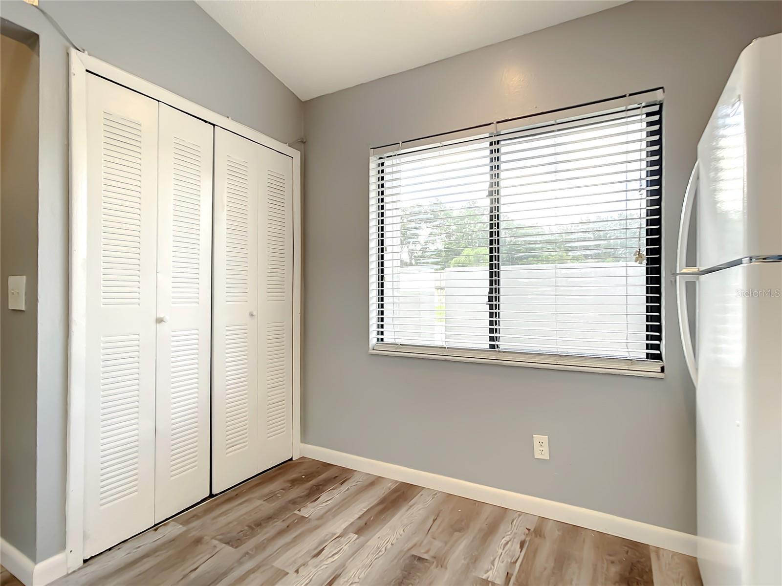 Image 12 of 45 For 9972 Burl Way