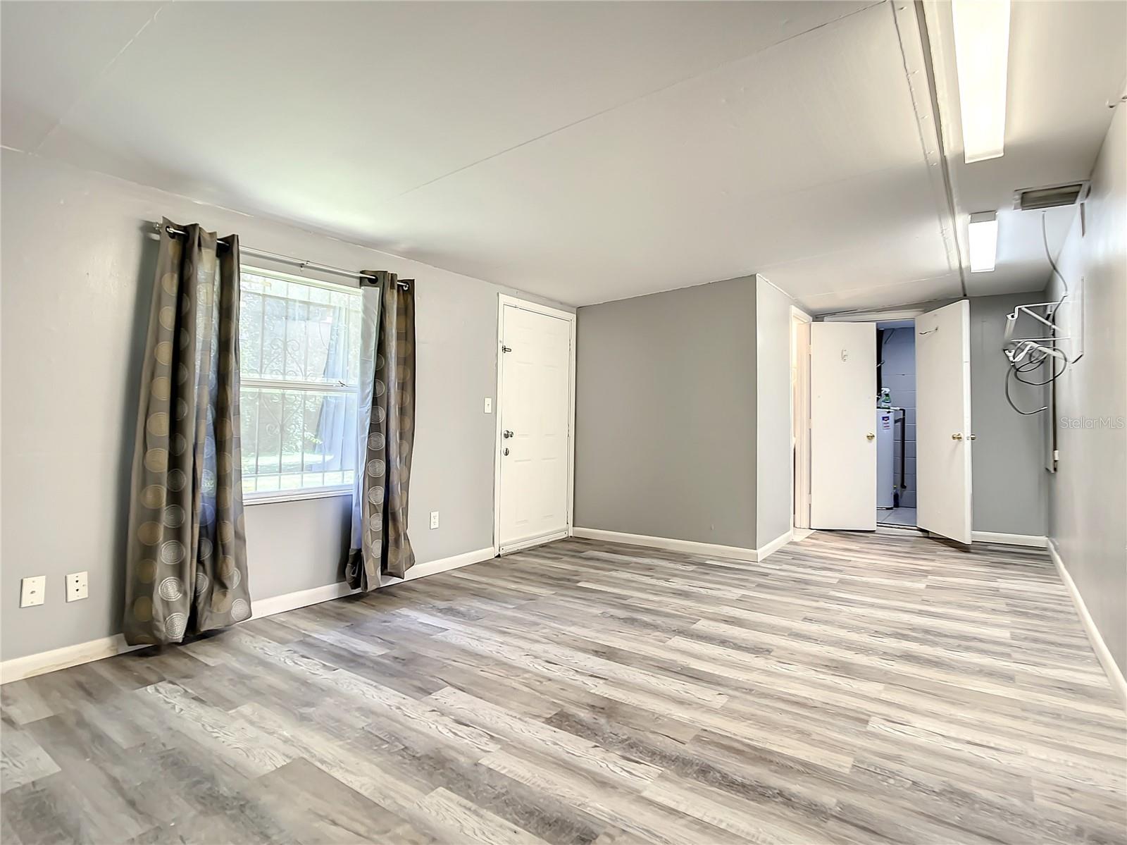 Image 18 of 45 For 9972 Burl Way