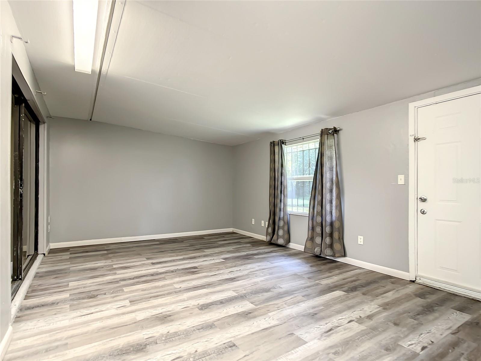 Image 21 of 45 For 9972 Burl Way
