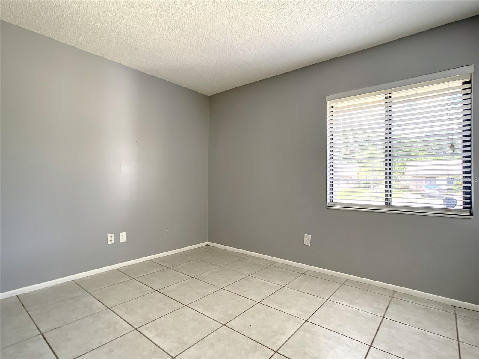 Image 26 of 45 For 9972 Burl Way