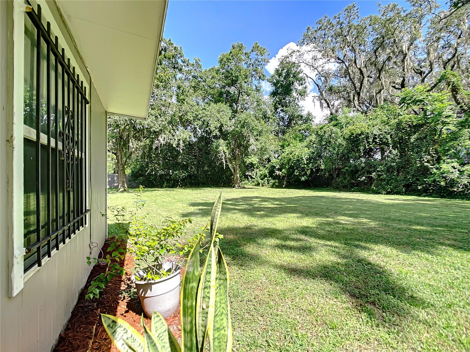 Image 33 of 45 For 9972 Burl Way