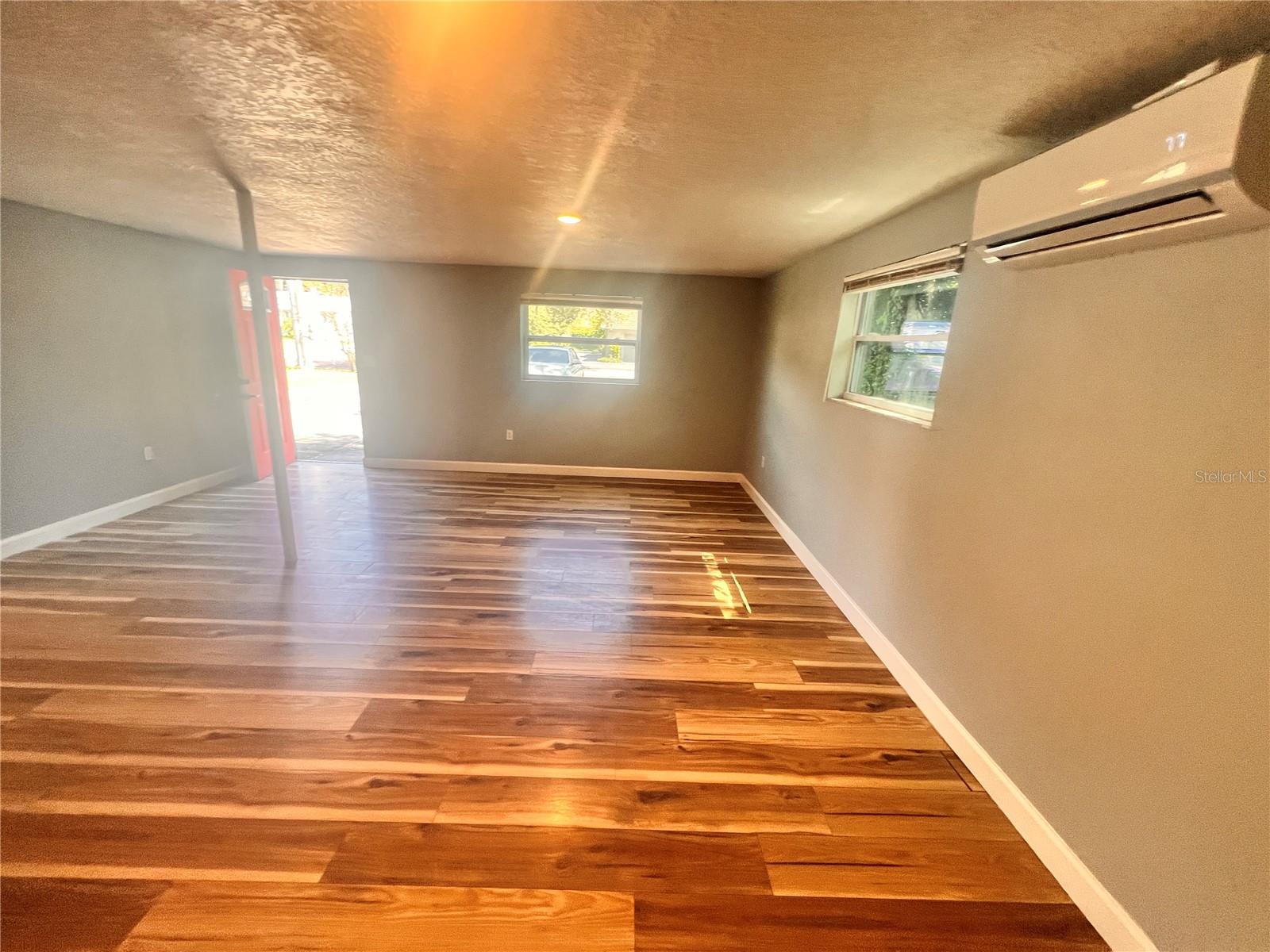 Image 5 of 14 For 1110 Poinsettia Avenue