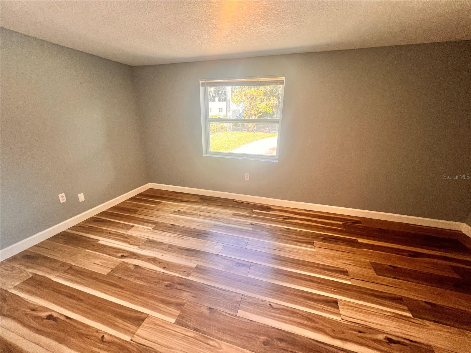 Image 9 of 14 For 1110 Poinsettia Avenue