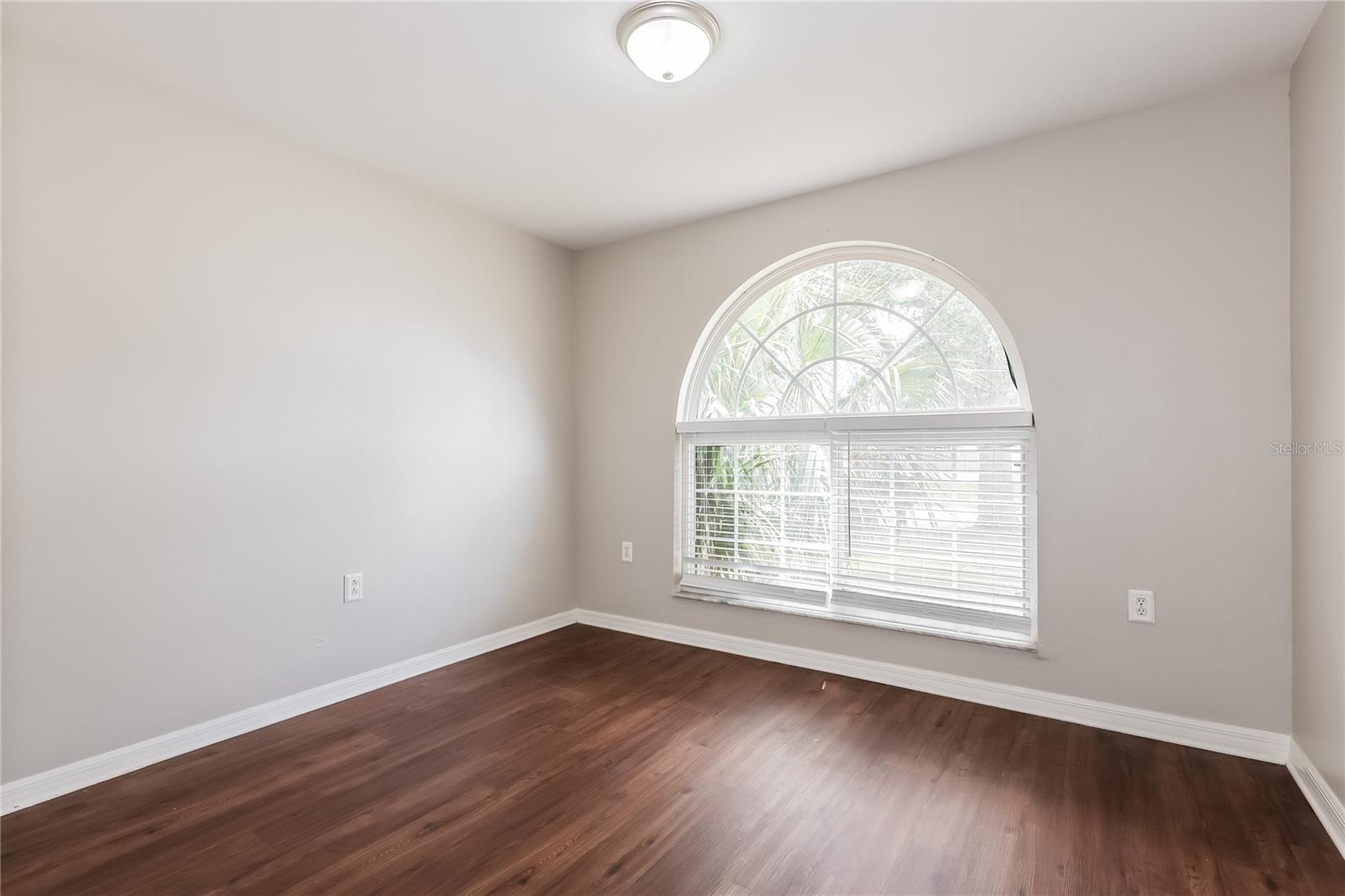 Image 9 of 15 For 10518 Salisbury Street