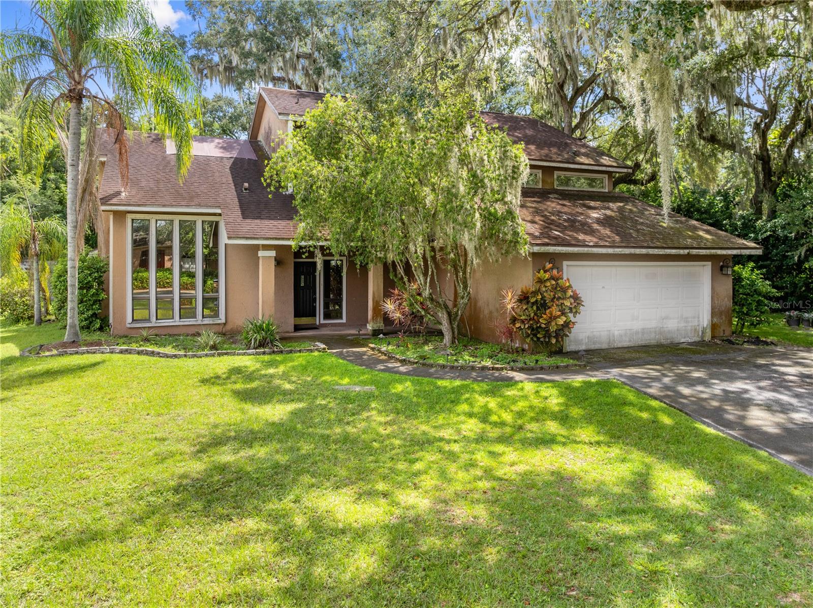 Image 2 of 72 For 1870 King Edward Drive