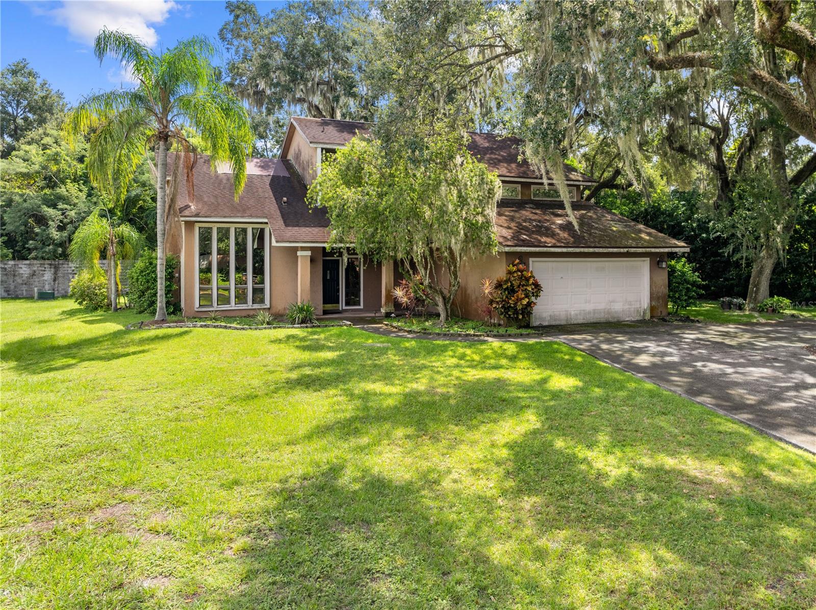 Image 3 of 72 For 1870 King Edward Drive