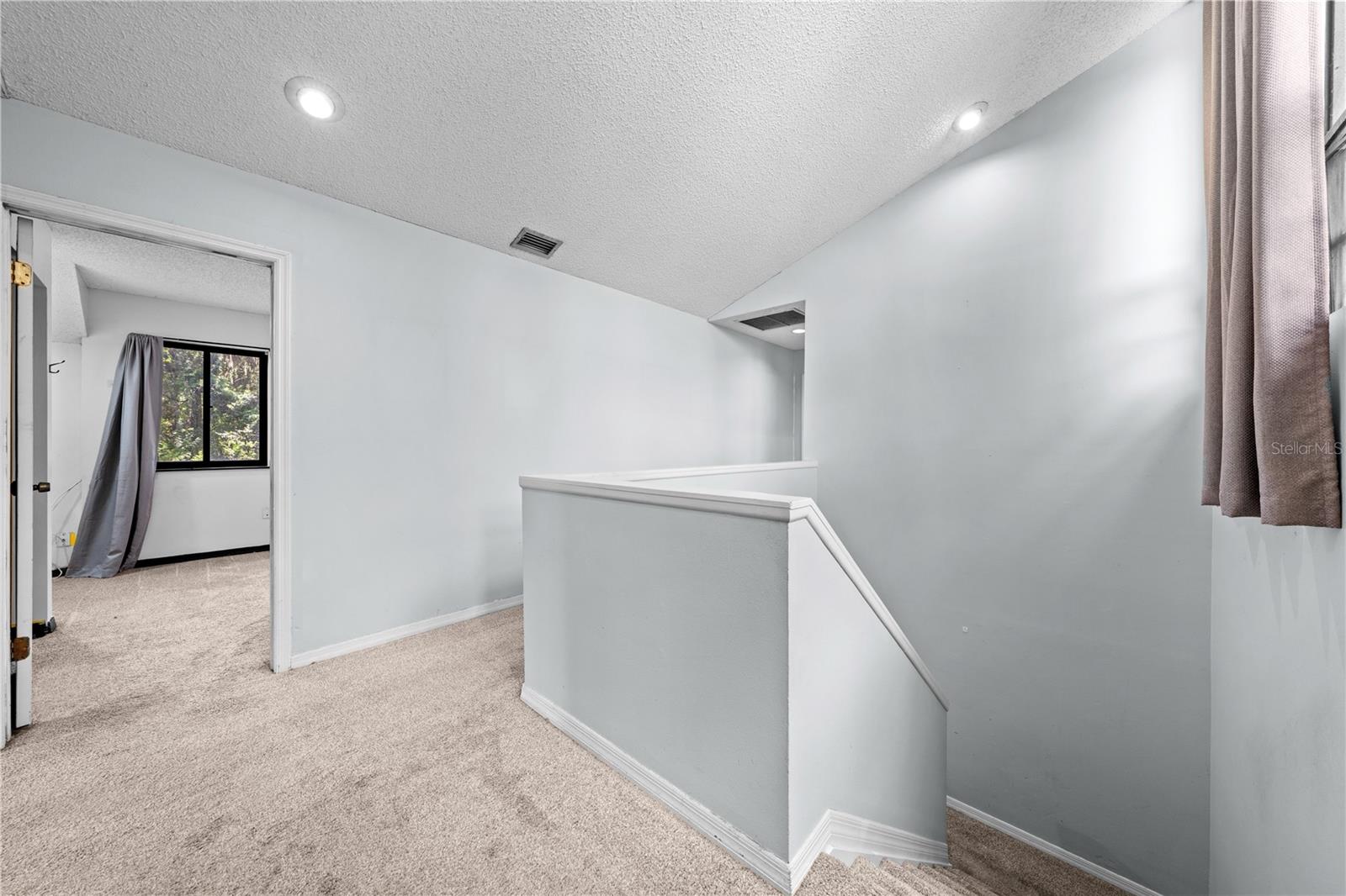 Image 30 of 72 For 1870 King Edward Drive