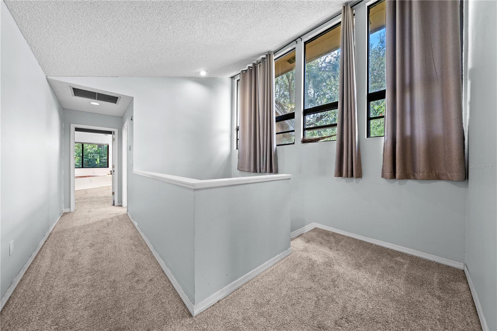 Image 31 of 72 For 1870 King Edward Drive