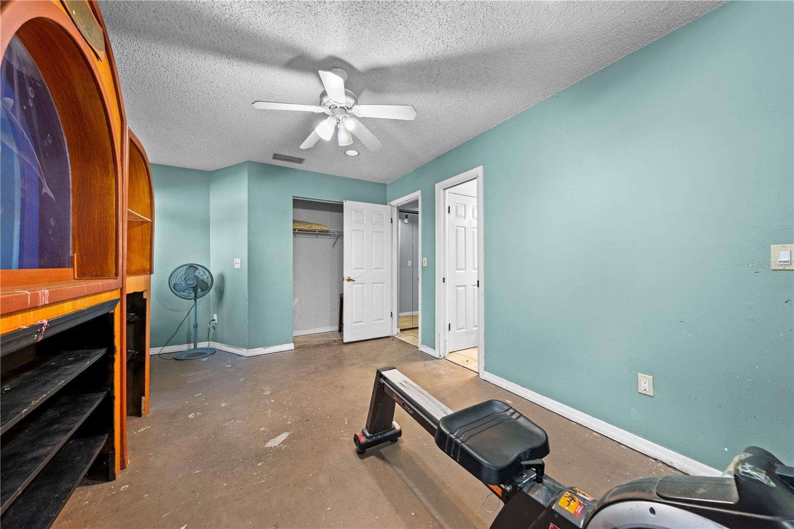 Image 32 of 72 For 1870 King Edward Drive