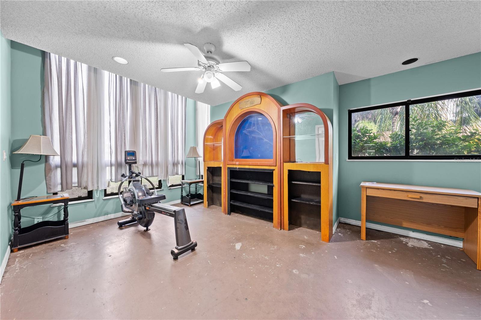 Image 33 of 72 For 1870 King Edward Drive