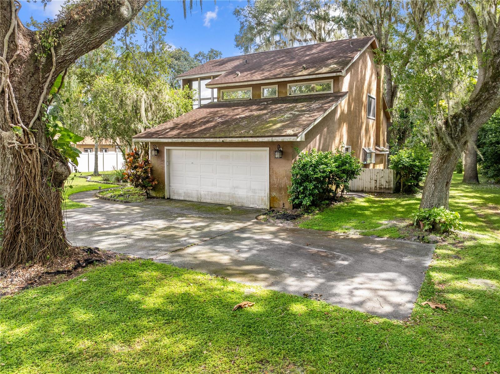 Image 5 of 72 For 1870 King Edward Drive