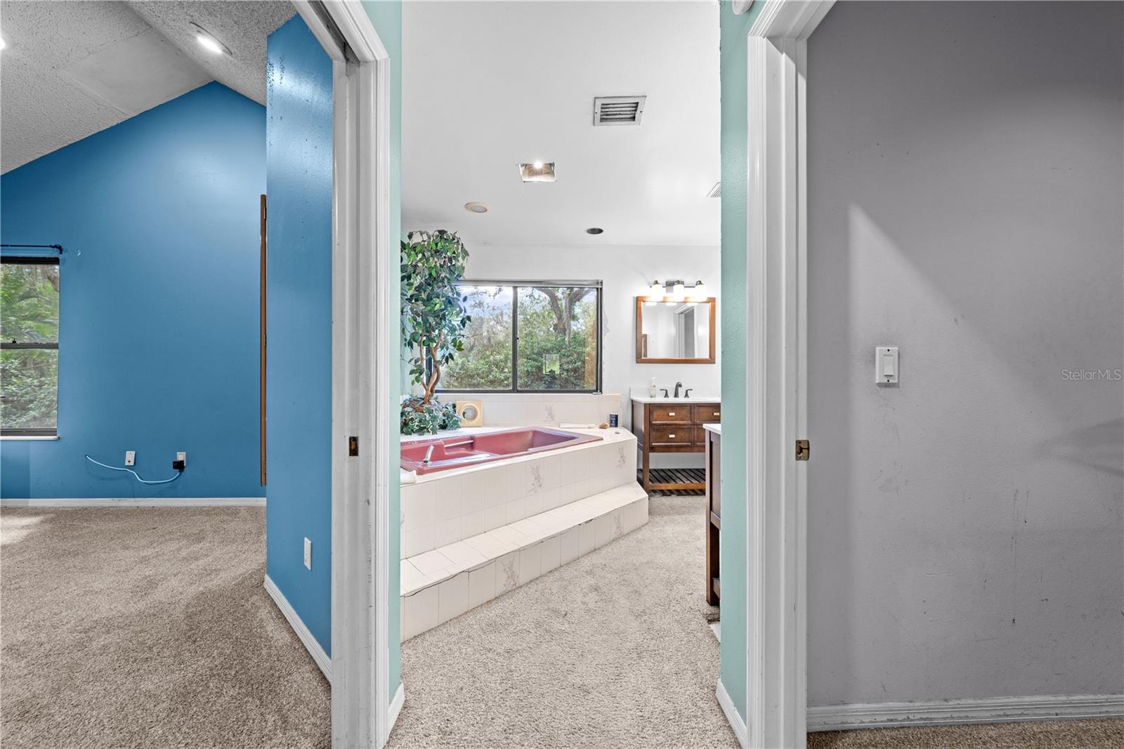Image 50 of 72 For 1870 King Edward Drive