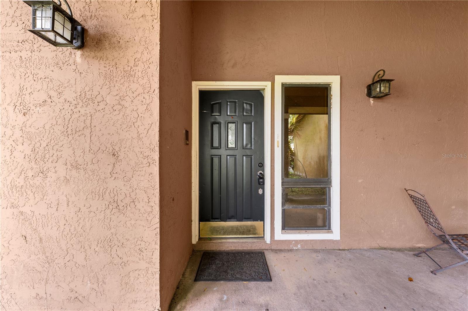 Image 6 of 72 For 1870 King Edward Drive