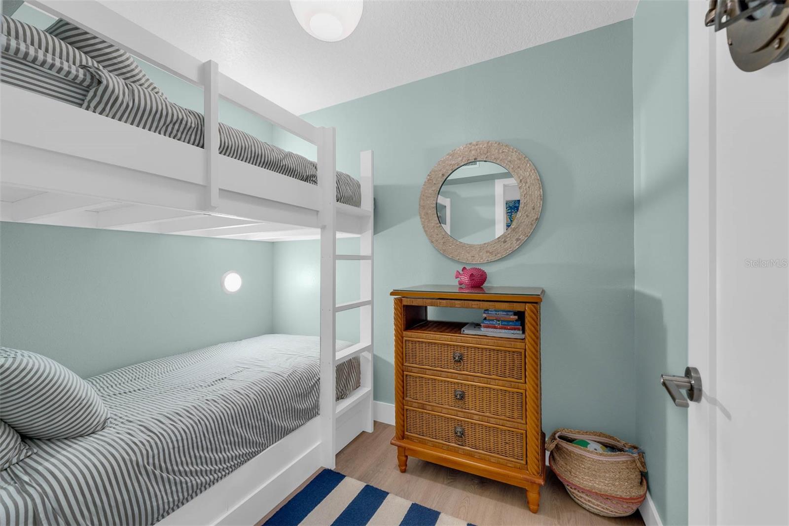 Image 33 of 39 For 4831 Saxon Drive 2050