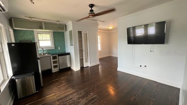 Image 3 of 15 For 706 Pine Street 8