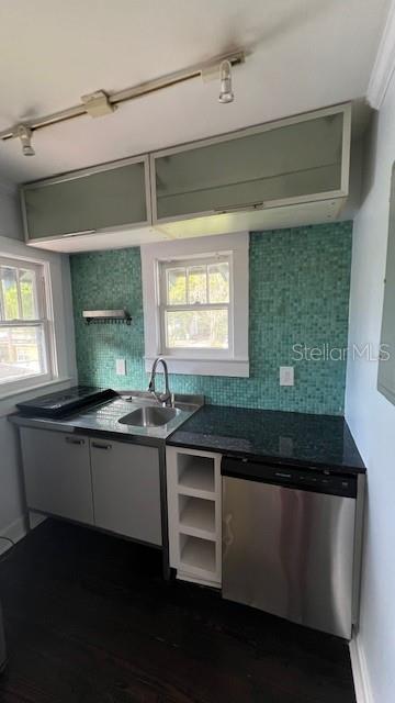 Image 6 of 15 For 706 Pine Street 8