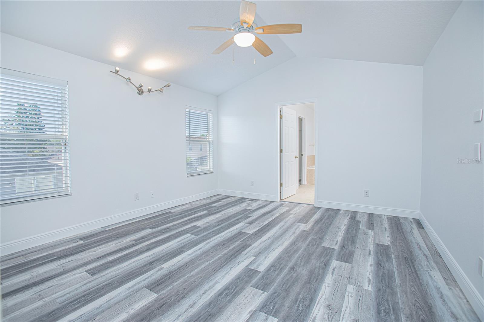 Image 36 of 48 For 10014 Medallion Bluff Lane