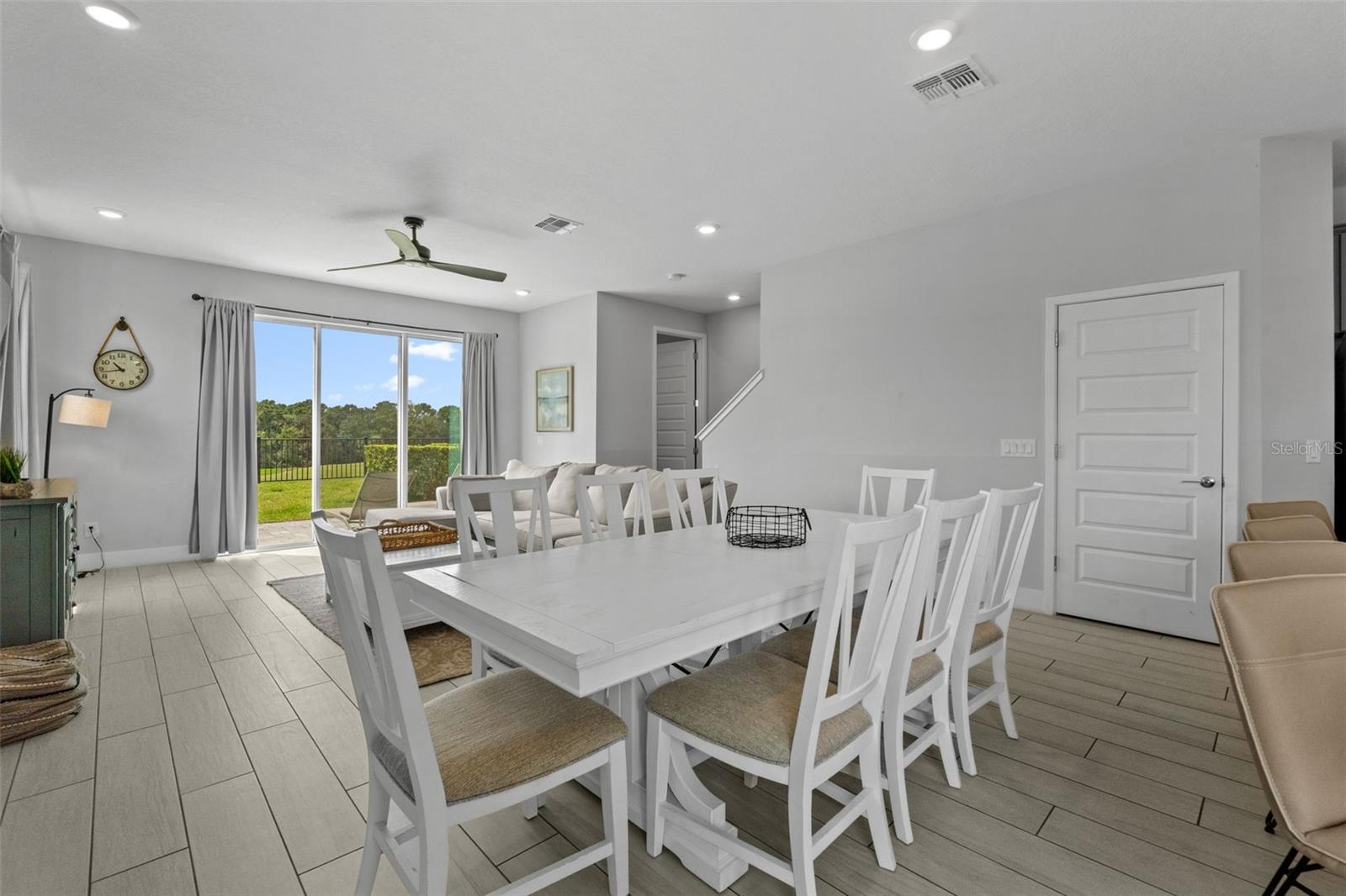 Image 16 of 66 For 844 Driving Range Court