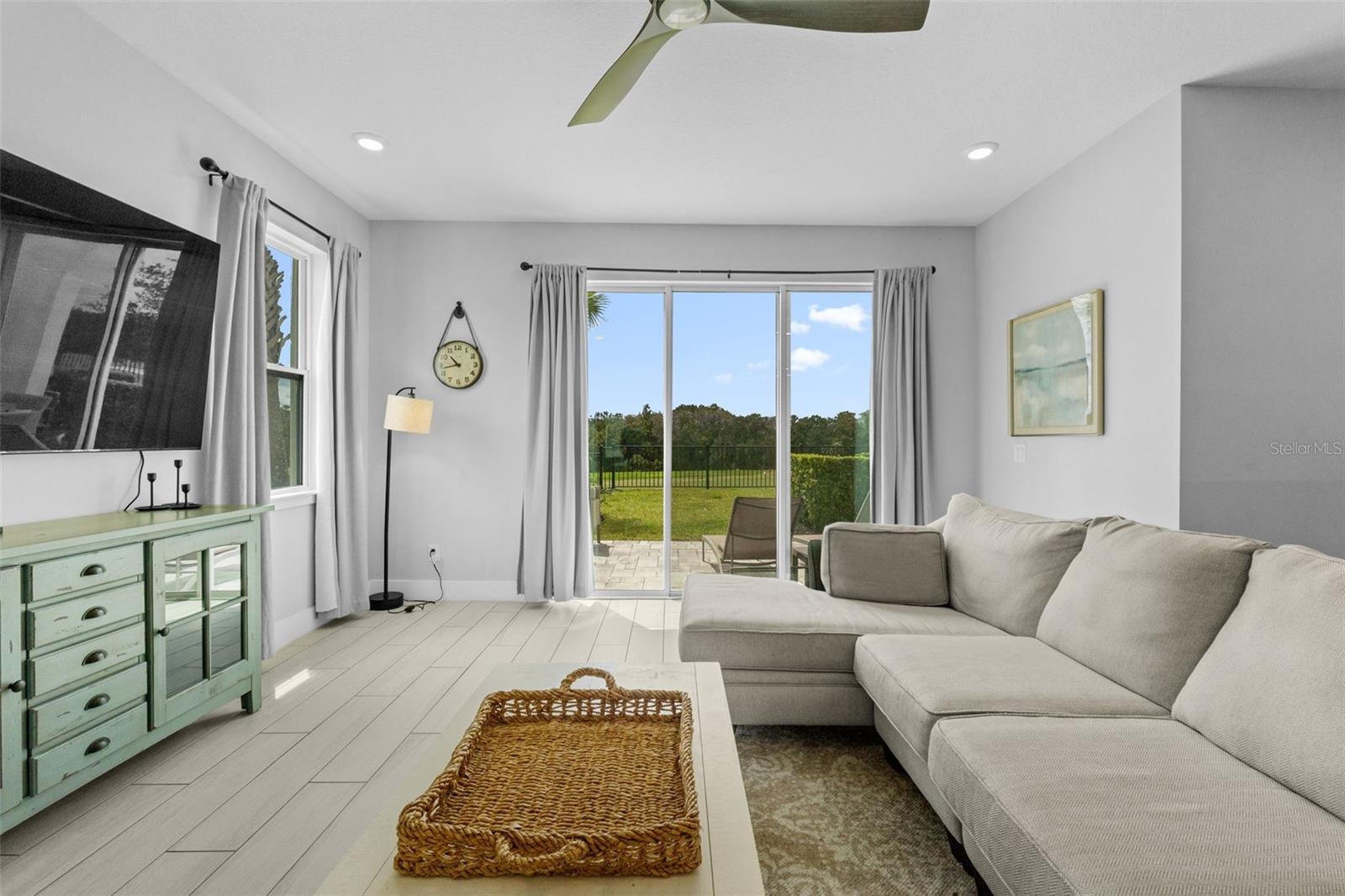 Image 19 of 66 For 844 Driving Range Court