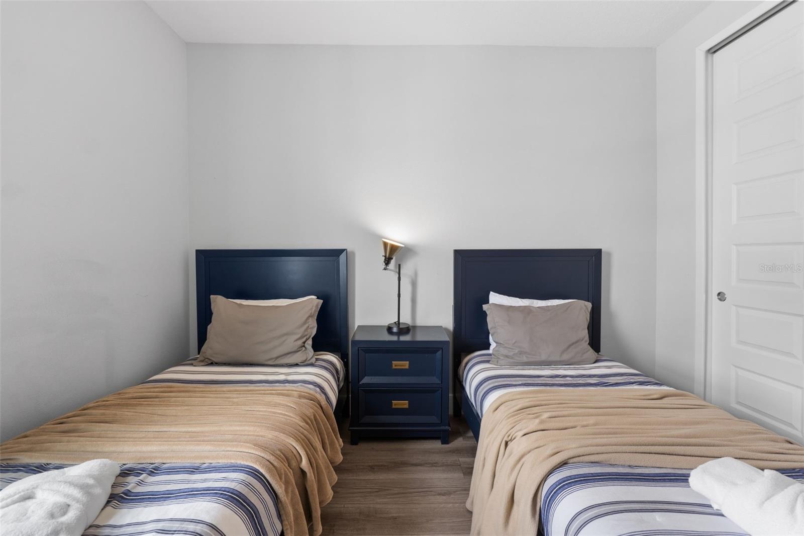 Image 38 of 66 For 844 Driving Range Court