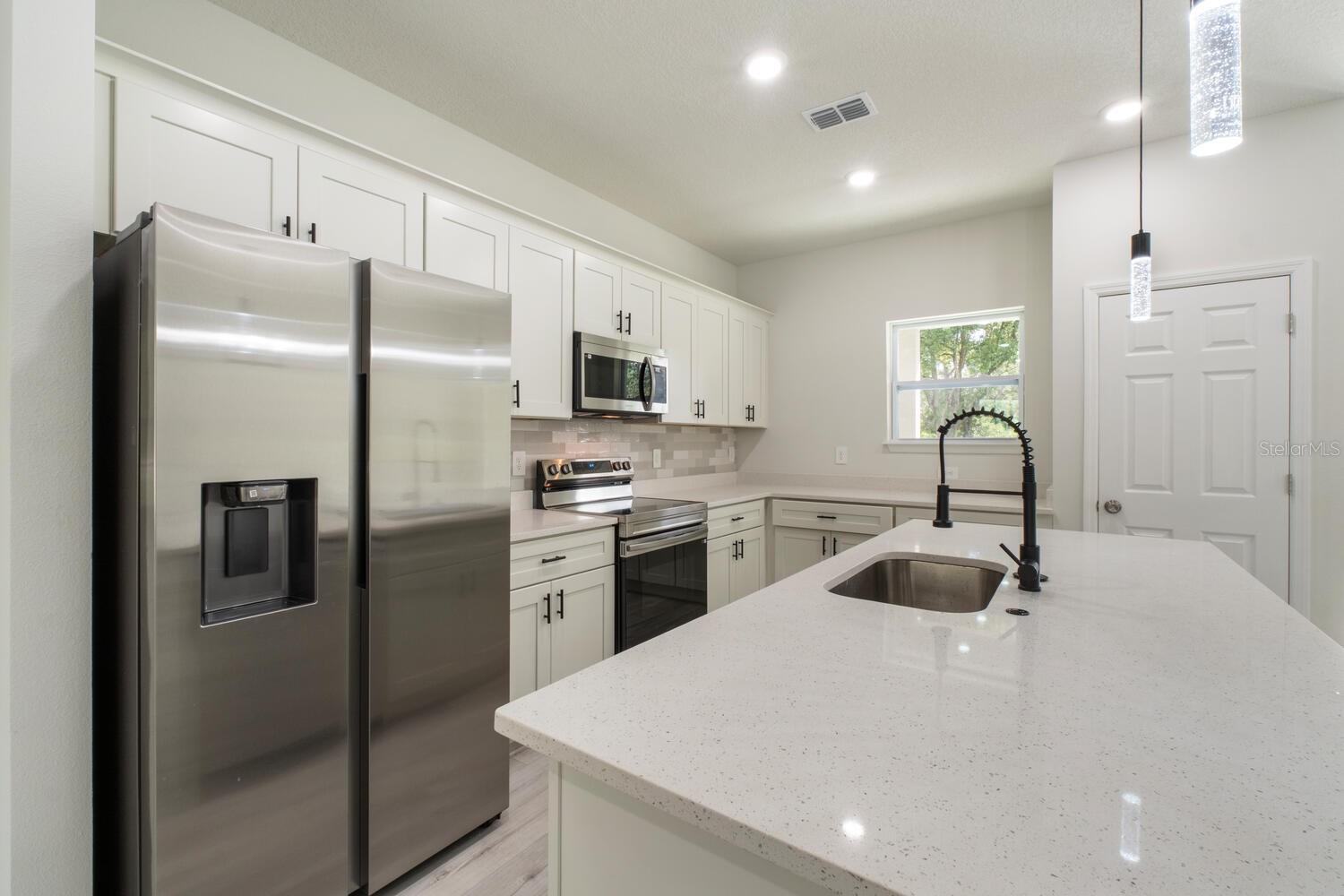Listing photo id 8 for 9371 Cougar Paw Drive