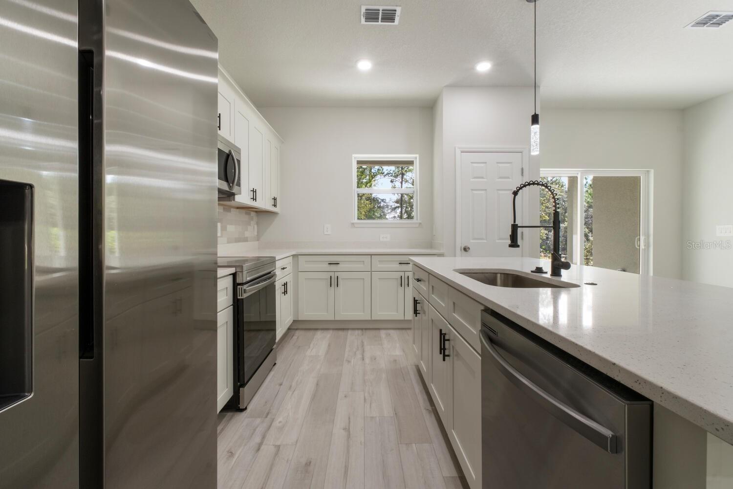 Listing photo id 12 for 9371 Cougar Paw Drive