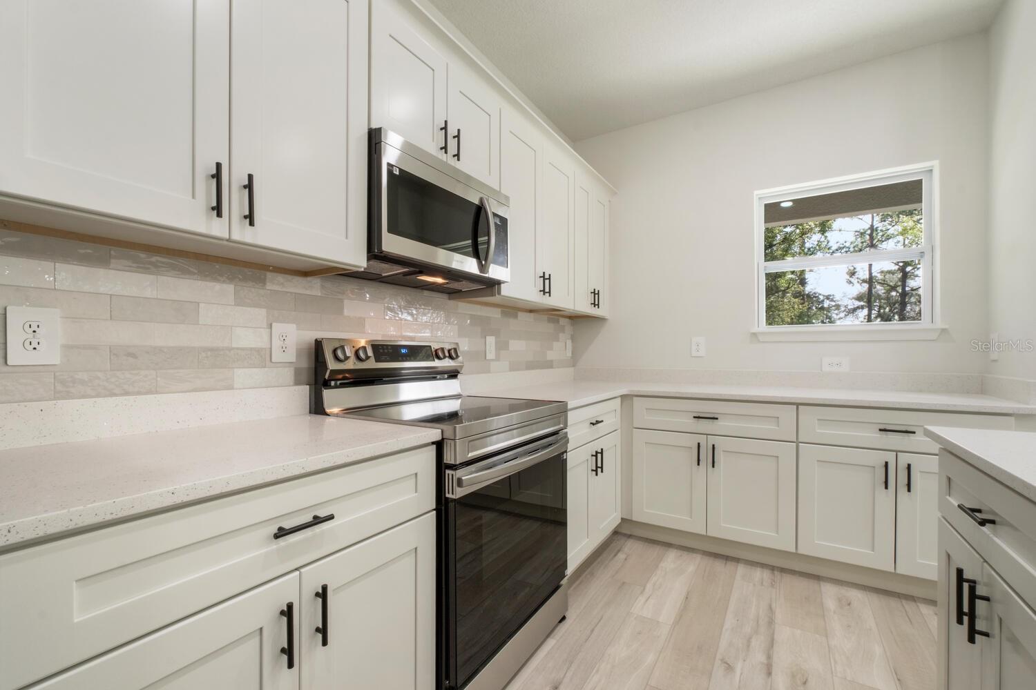 Listing photo id 13 for 9371 Cougar Paw Drive