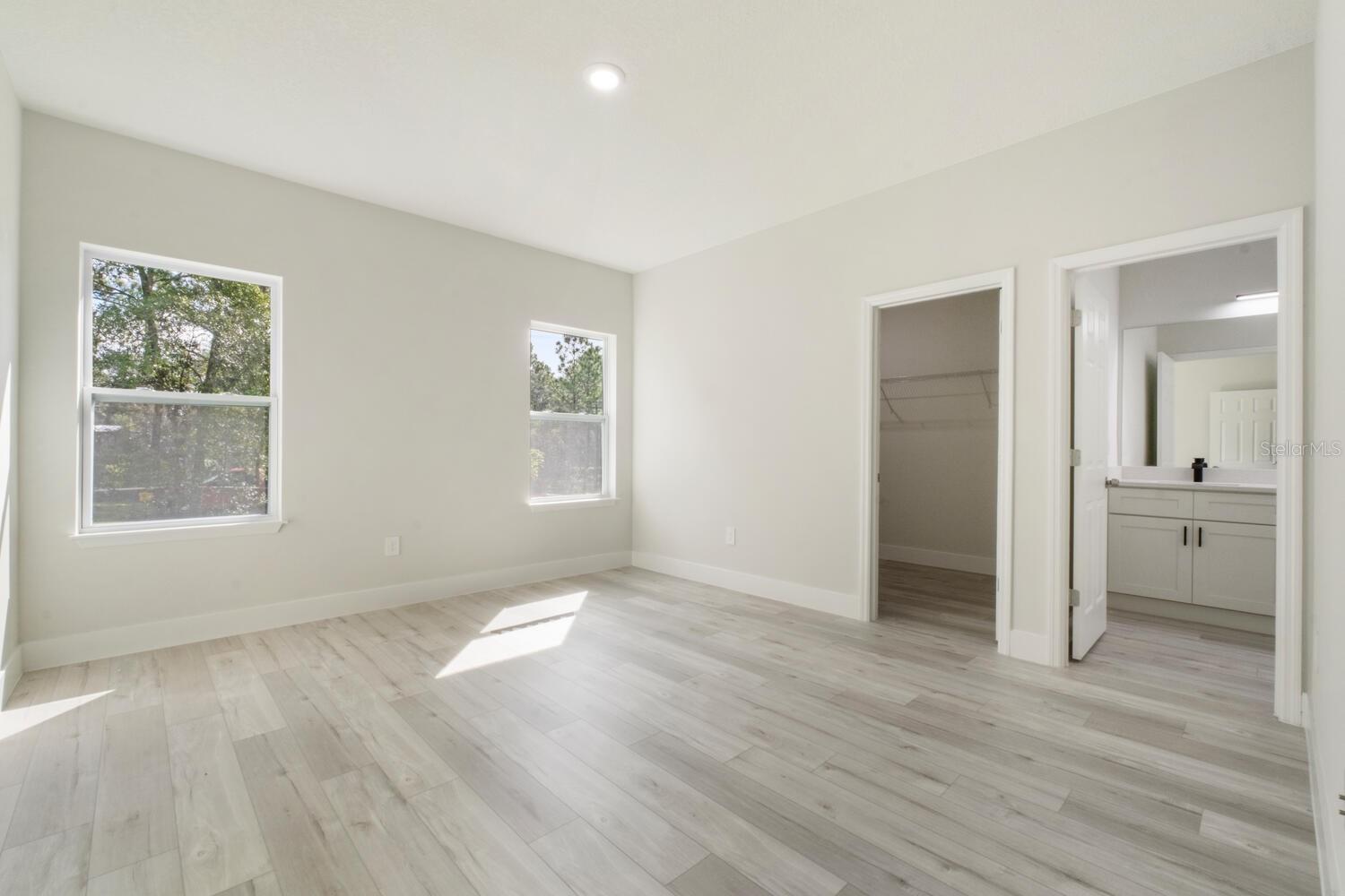 Listing photo id 15 for 9371 Cougar Paw Drive