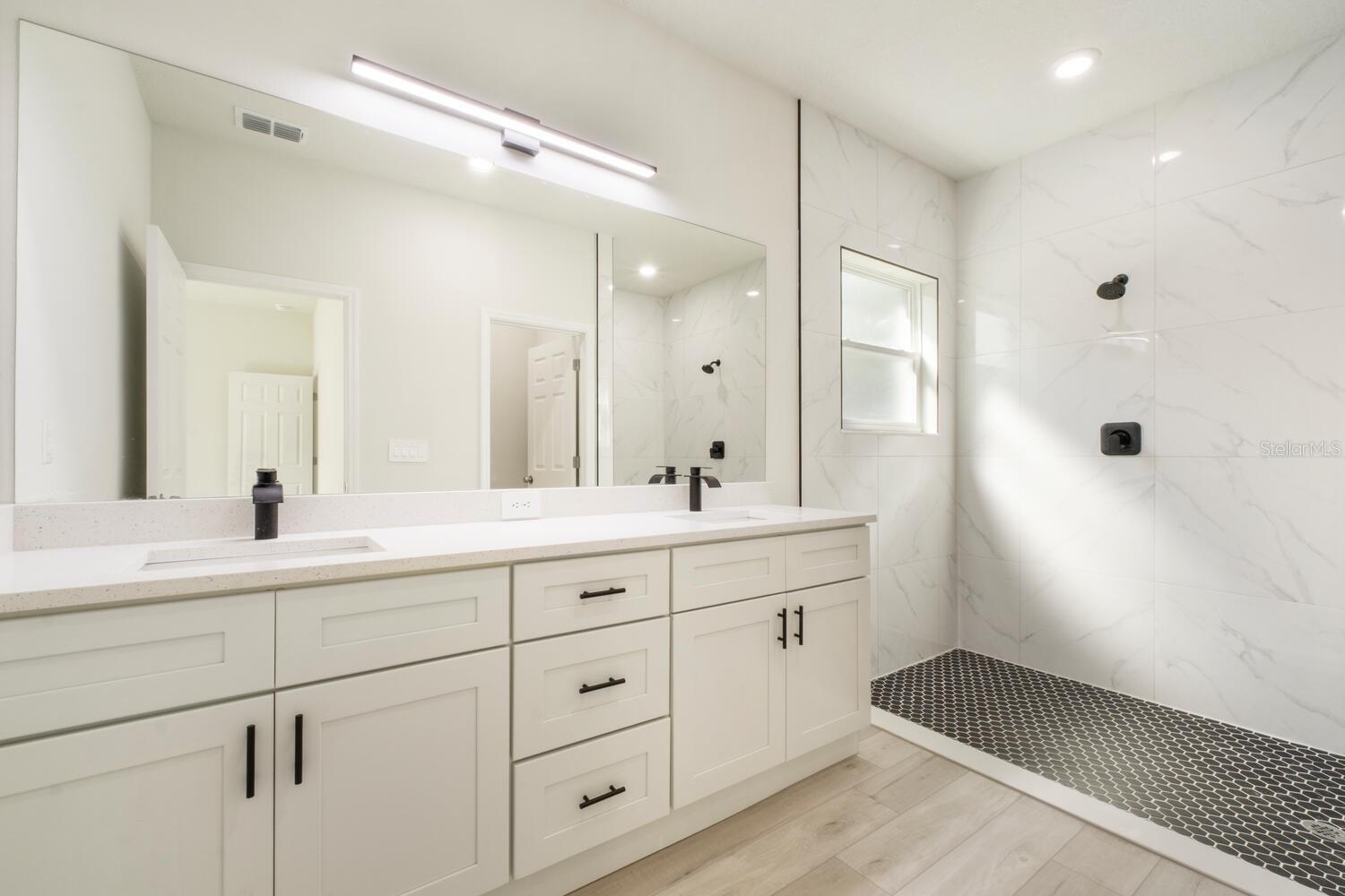 Listing photo id 17 for 9371 Cougar Paw Drive