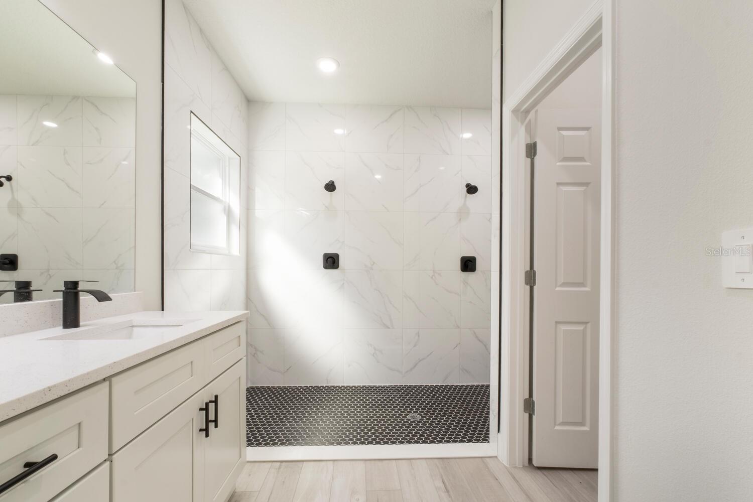 Listing photo id 18 for 9371 Cougar Paw Drive
