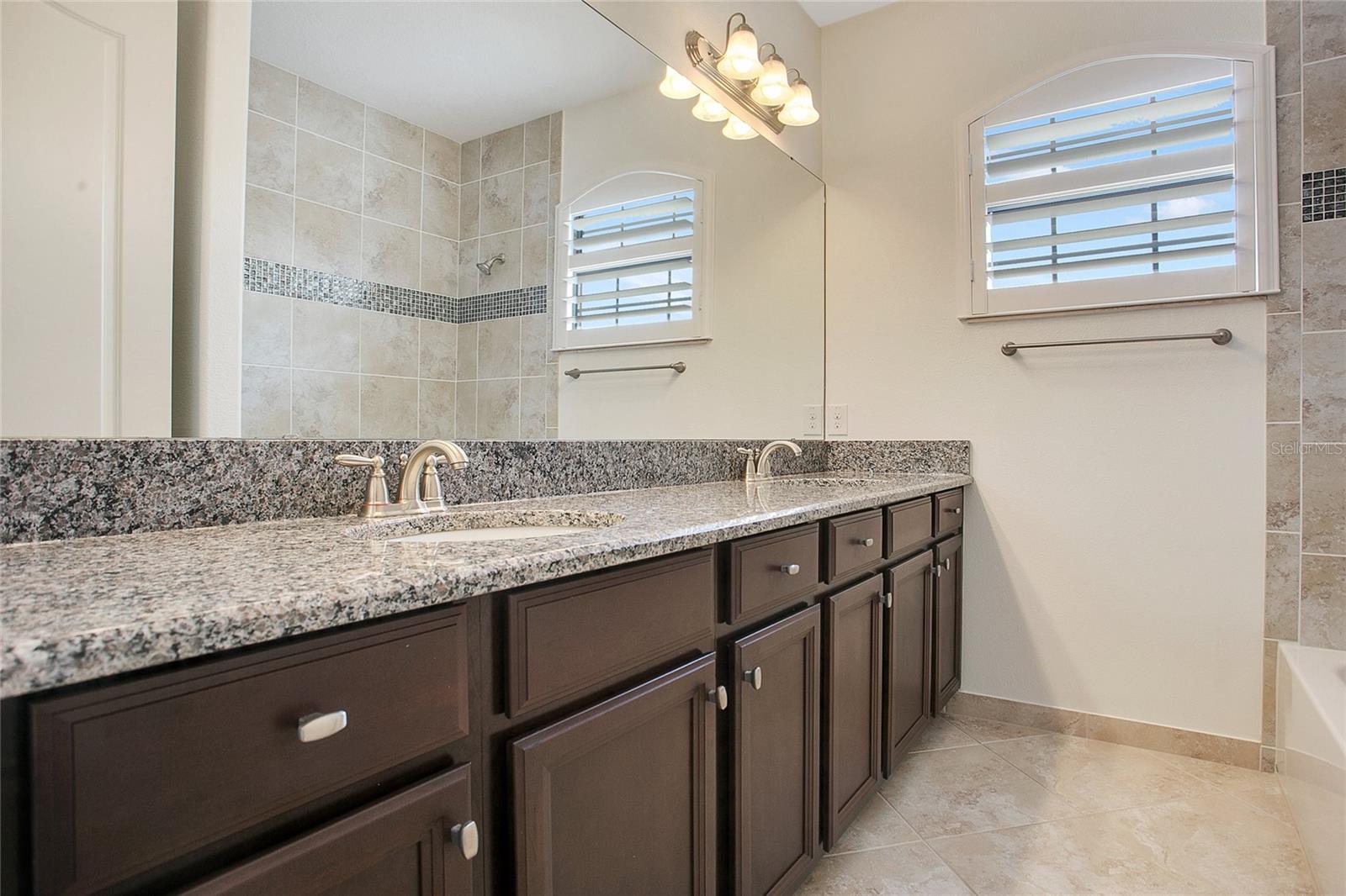 Image 21 of 45 For 10020 Hatton Circle