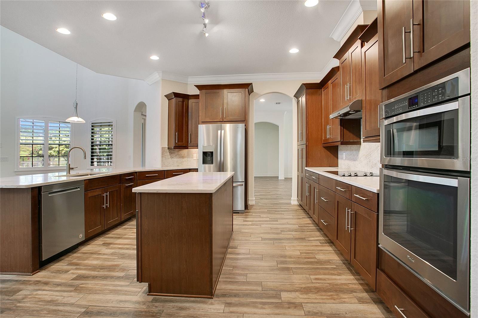 Image 3 of 45 For 10020 Hatton Circle