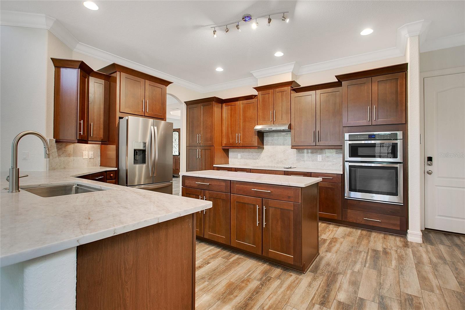Image 4 of 45 For 10020 Hatton Circle