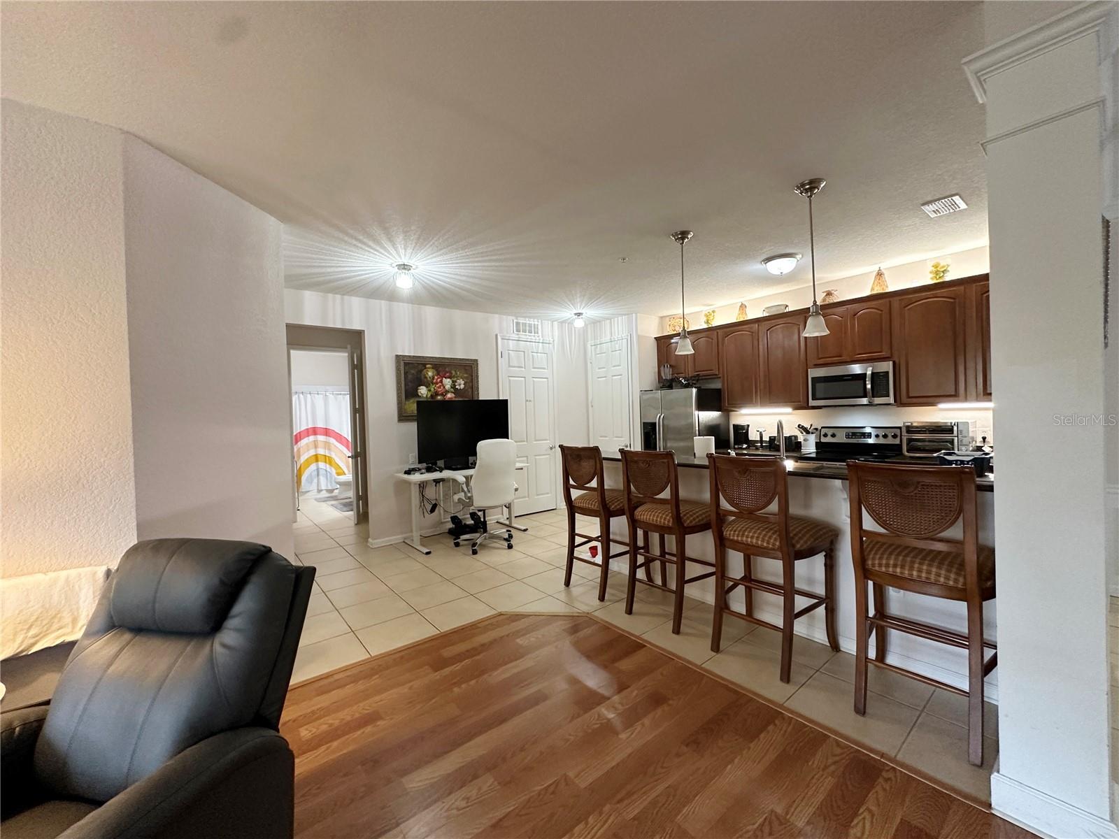 Image 11 of 67 For 5036 Shoreway Loop 305