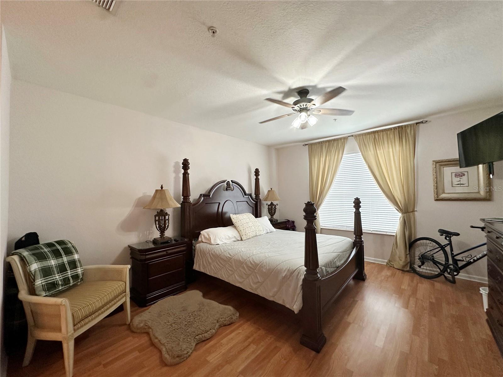 Image 15 of 67 For 5036 Shoreway Loop 305