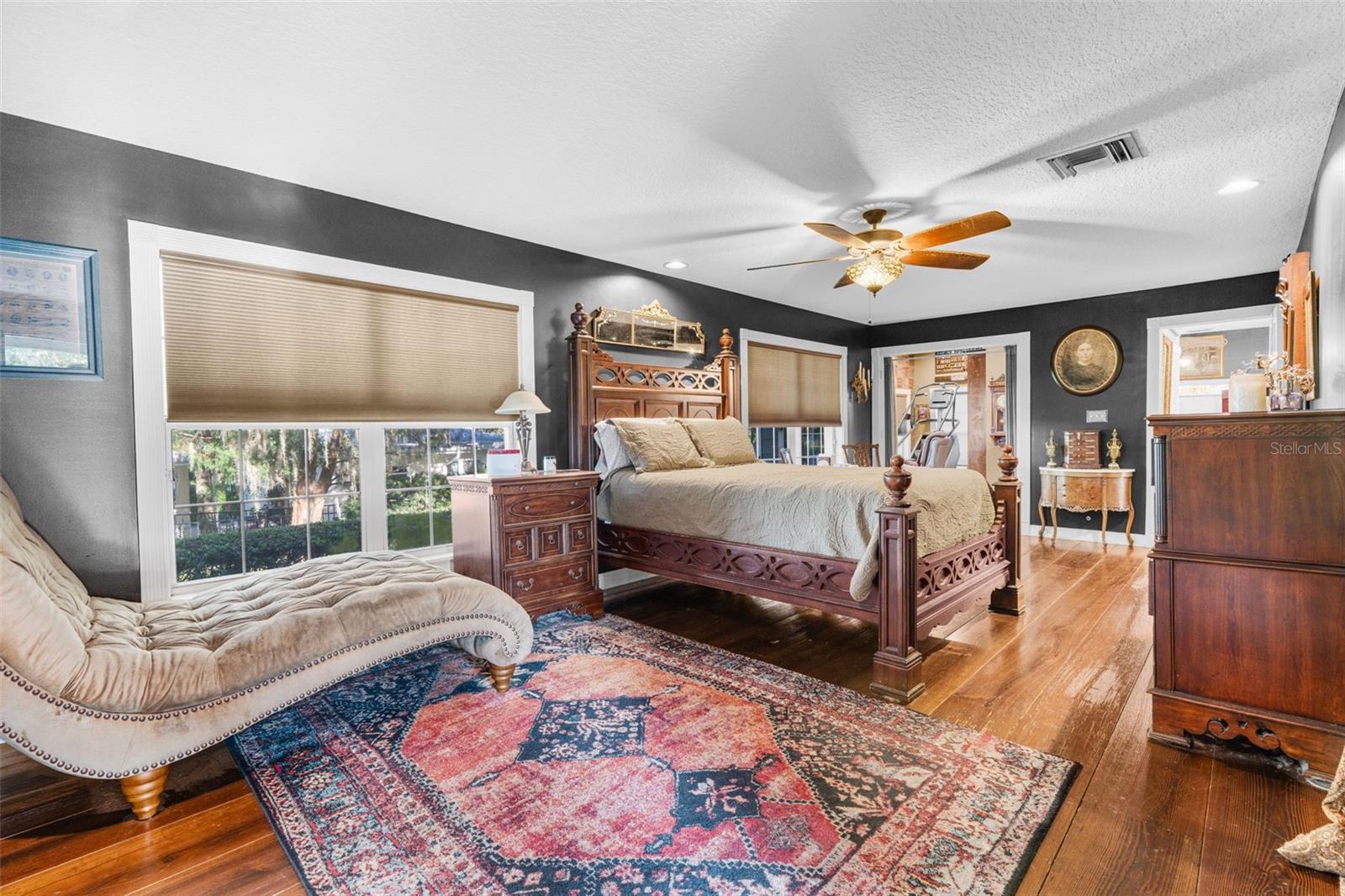 Image 36 of 53 For 126 Palmetto Avenue
