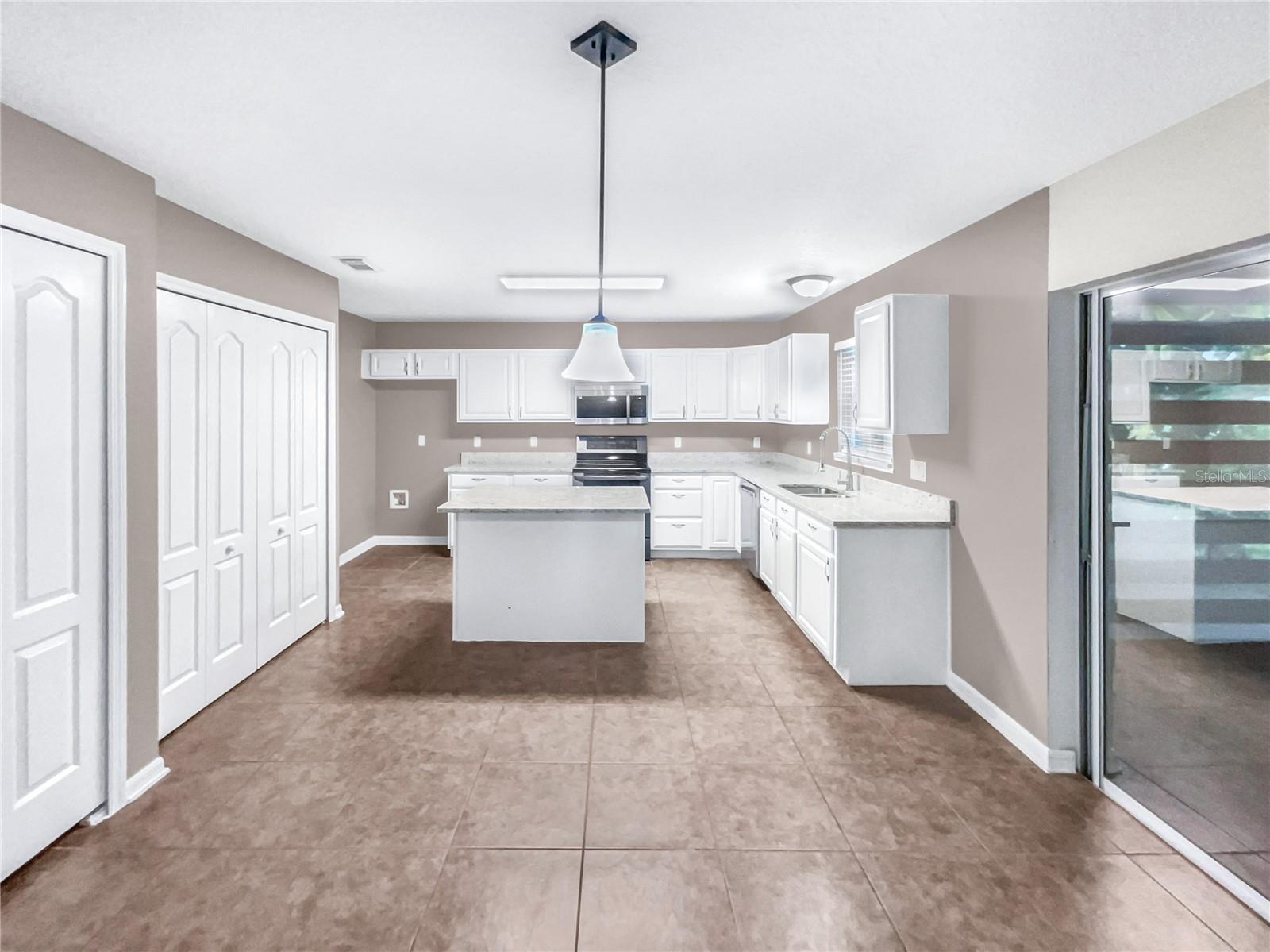 Image 16 of 39 For 5361 Silver Thistle Lane