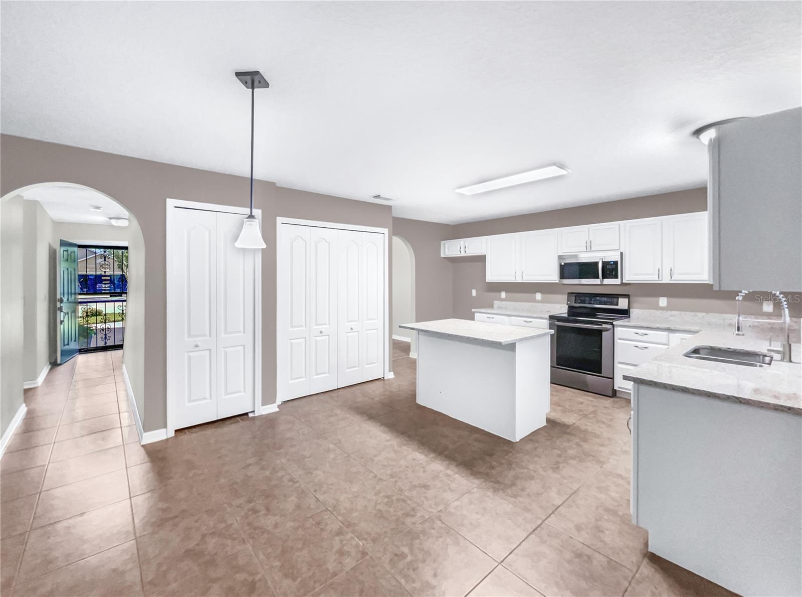 Image 17 of 39 For 5361 Silver Thistle Lane