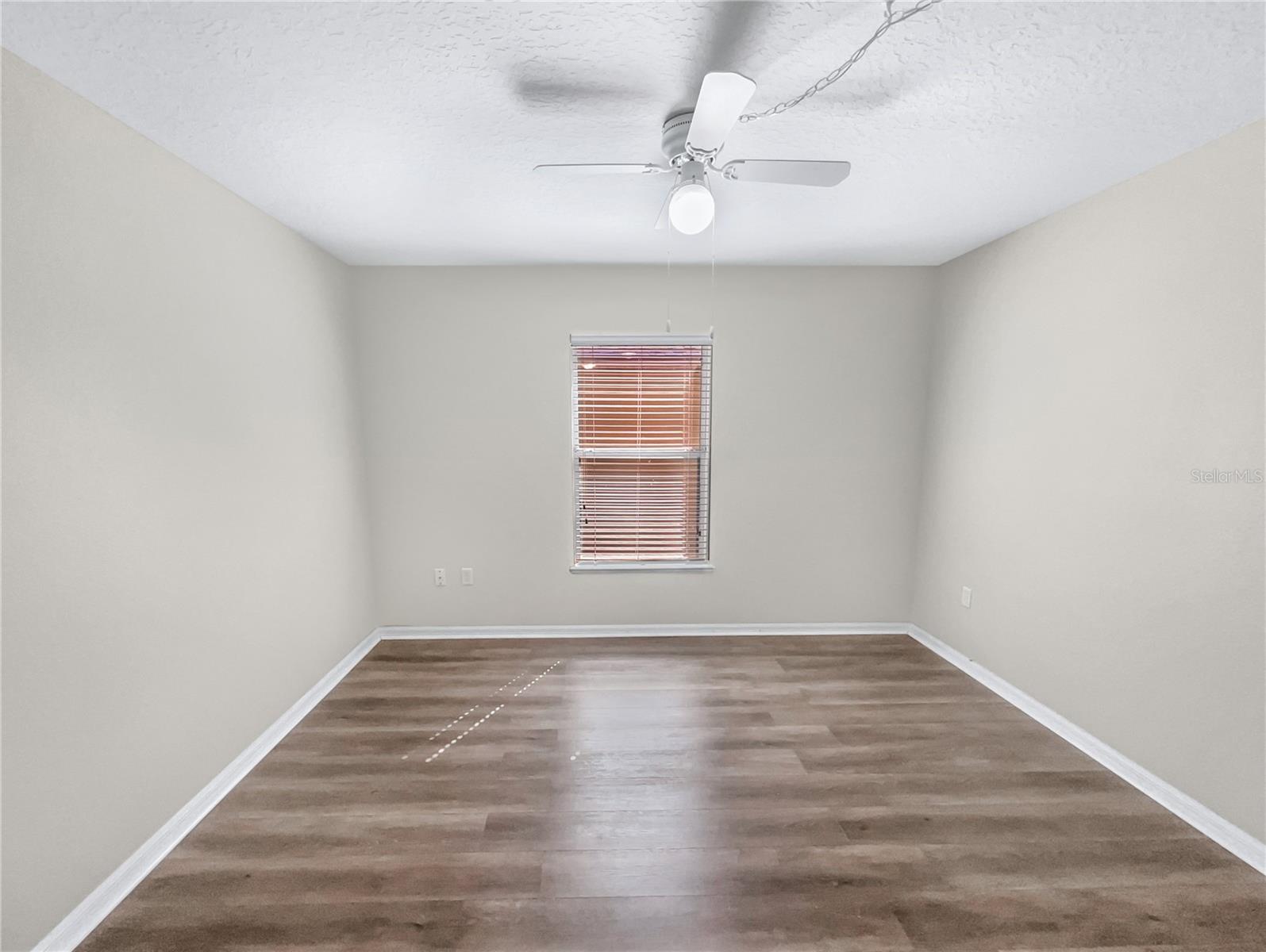 Image 25 of 39 For 5361 Silver Thistle Lane