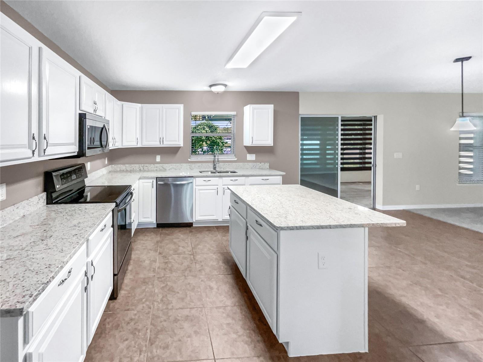 Image 6 of 39 For 5361 Silver Thistle Lane
