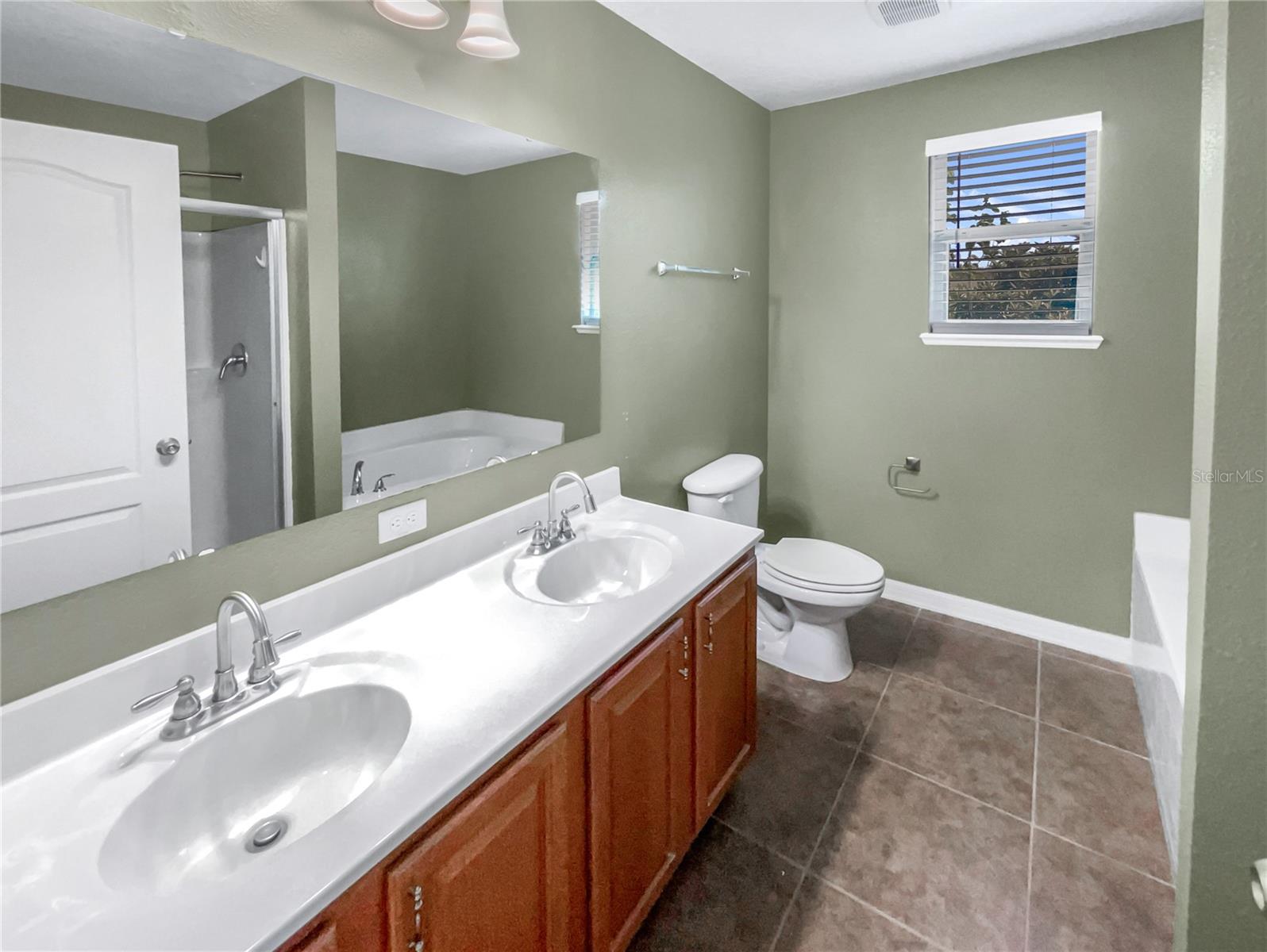 Image 7 of 39 For 5361 Silver Thistle Lane