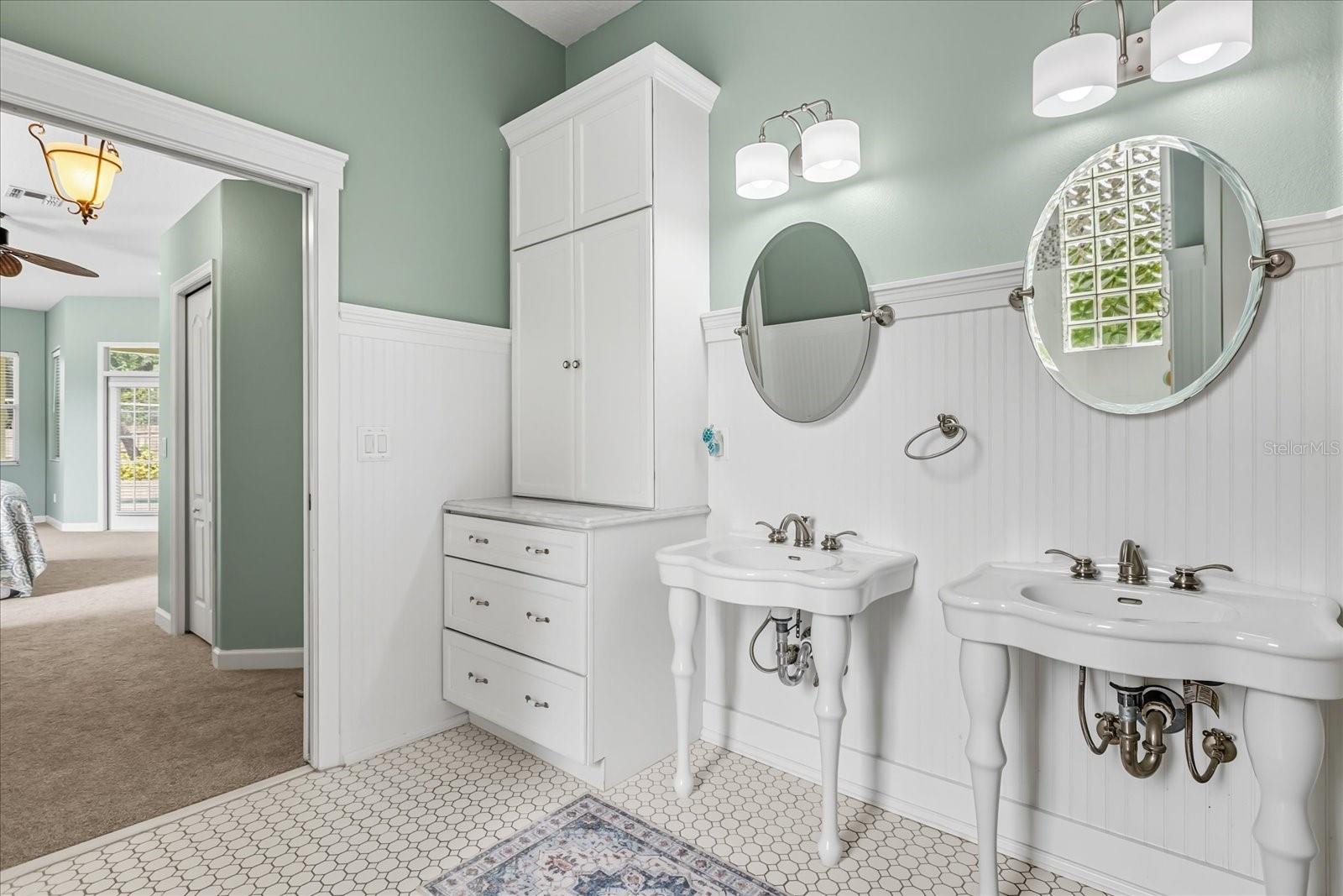 Image 15 of 34 For 6894 Hidden Glade Place