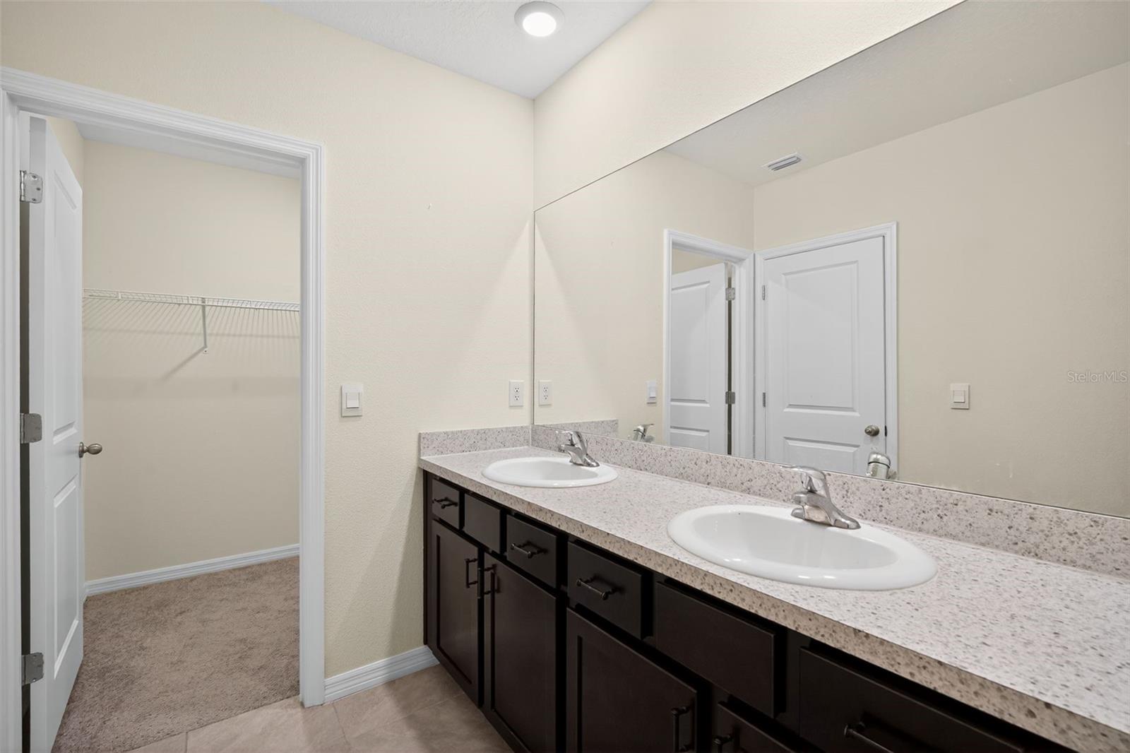 Image 17 of 33 For 11407 Planetree Place