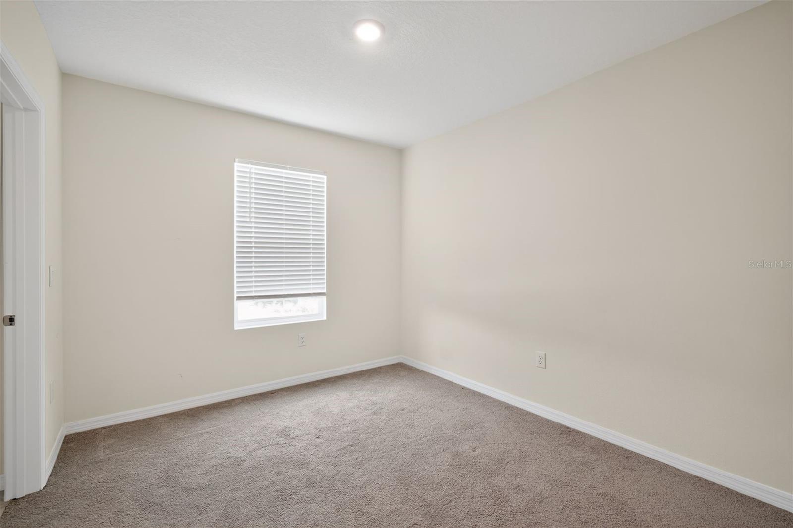 Image 26 of 33 For 11407 Planetree Place
