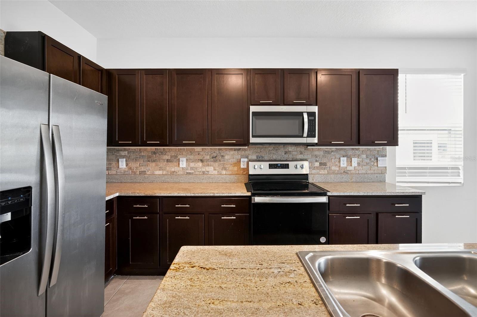 Image 4 of 33 For 11407 Planetree Place