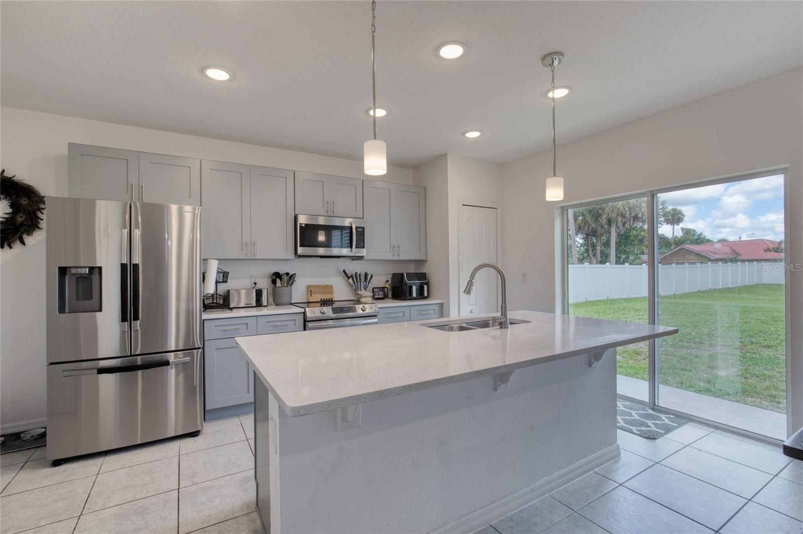 Image 20 of 62 For 276 Farmbrook Road